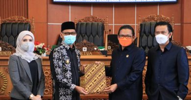 Hasil Reses Penetapan Propemperda 2022 dan Tiga Raperda kota Depok Disampaikan Pada Rapat Paripurna Hasil Reses Penetapan Propemperda 2022 dan Tiga Raperda kota Depok Disampaikan Pada Rapat Paripurna