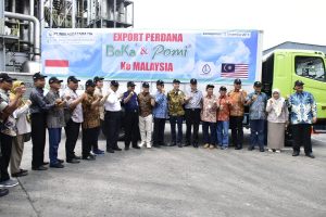 Kementan Lepas Ekspor Perdana 10.000 Liter Pupuk Organik  ke Malaysia