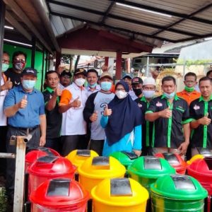 Tempat Sampah Terpilah Bantuan Dana Hibah Pemkot Depok Disalurkan Di Wilayah Rw 01 Jatijajar