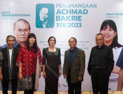 Inilah Sosok Dibalik Kesuksesan Penghargaan Achmad Bakrie XlX