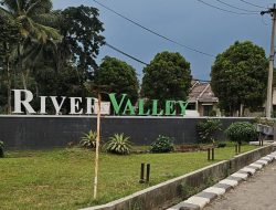 Truk Pengangkut Sampah Milik DLH Kabupaten Bogor Dihadang di River Valley Palasari, Warga Membuat Perlawanan Terhadap Segelintir Yang Menolaknya