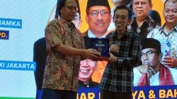 Sastrawan Betawi CGR, Menerima Penghargaan Dari UHAMKA